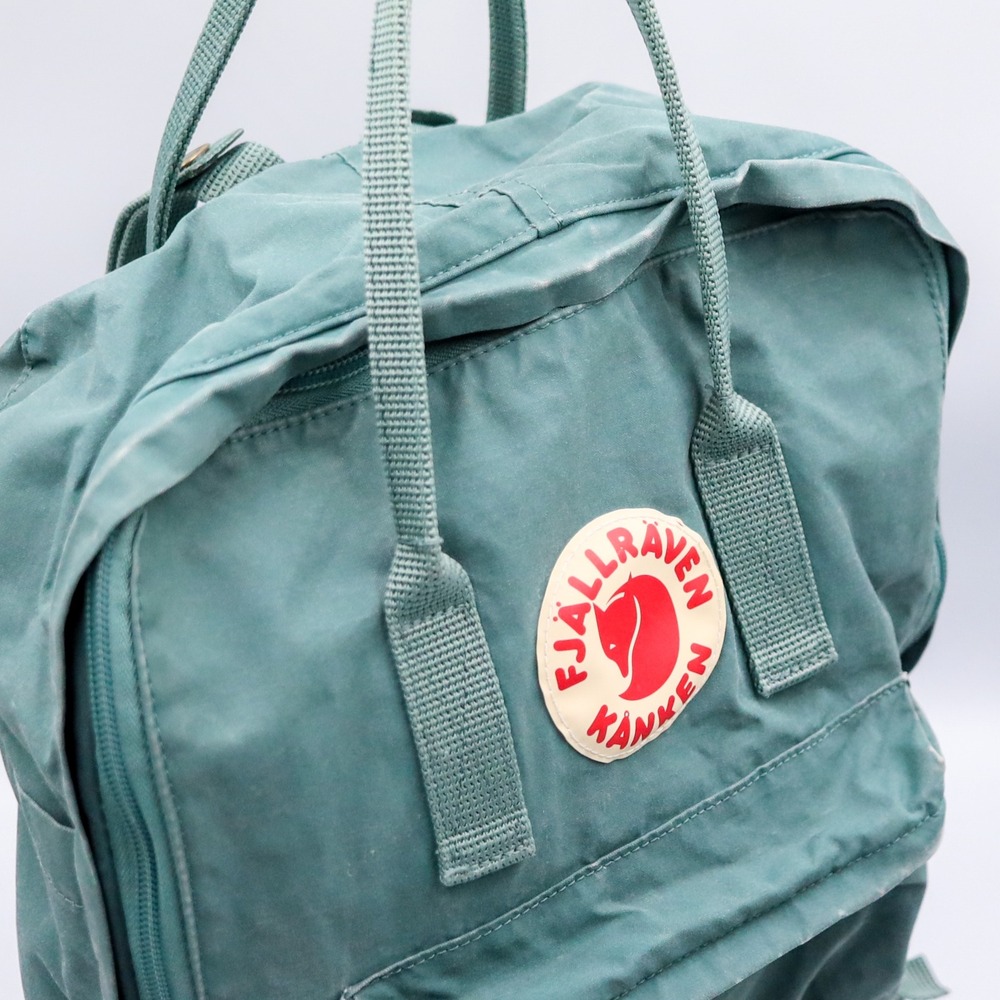 Fjällräven Kånken Backpack Unisex Frost Green Vinylon Classic Outdoor School Bag - Picture 3 of 16